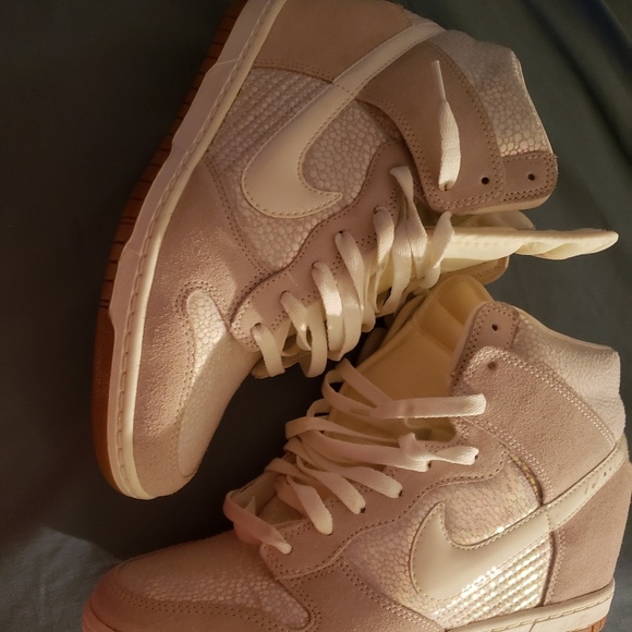 nike wedge sneakers size 11